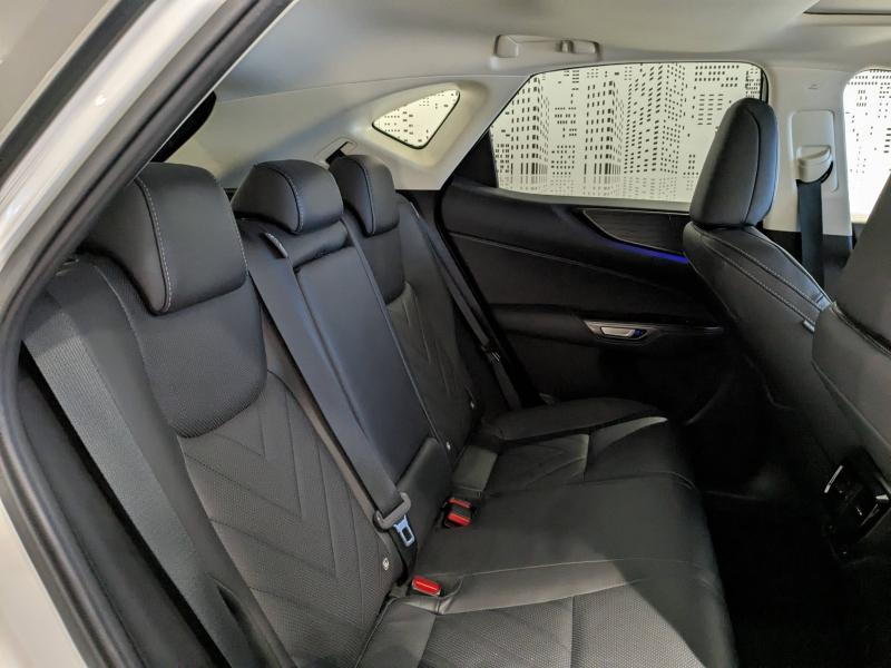 Photo 5 de l’annonce de LEXUS NX d’occasion à vendre à AUBIÈRE