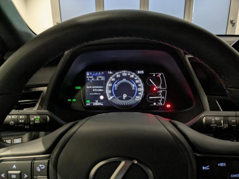 Photo 4 de l’annonce de LEXUS UX d’occasion à vendre à AUBIÈRE