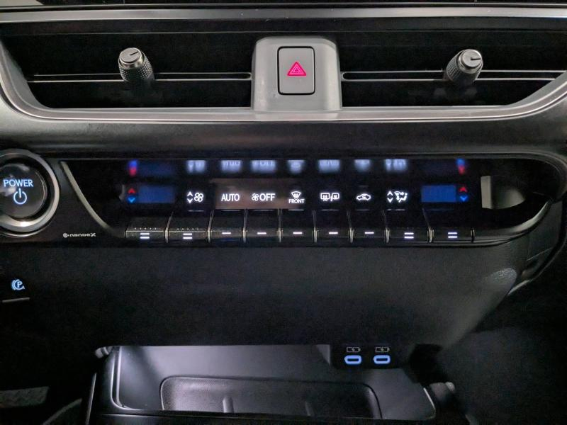 Photo 7 de l’annonce de LEXUS UX d’occasion à vendre à AUBIÈRE