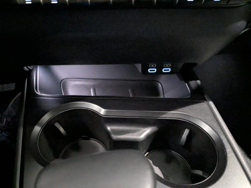 Photo 8 de l’annonce de LEXUS UX d’occasion à vendre à AUBIÈRE