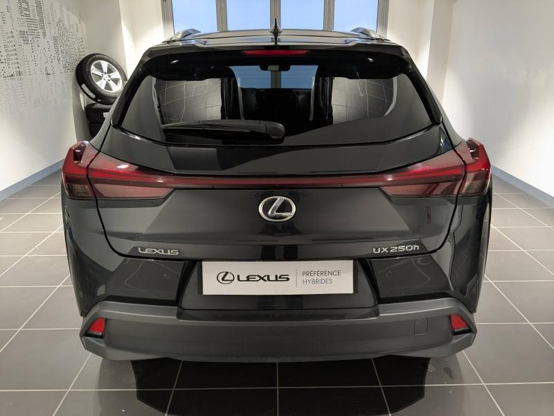 Photo 15 de l’annonce de LEXUS UX d’occasion à vendre à AUBIÈRE