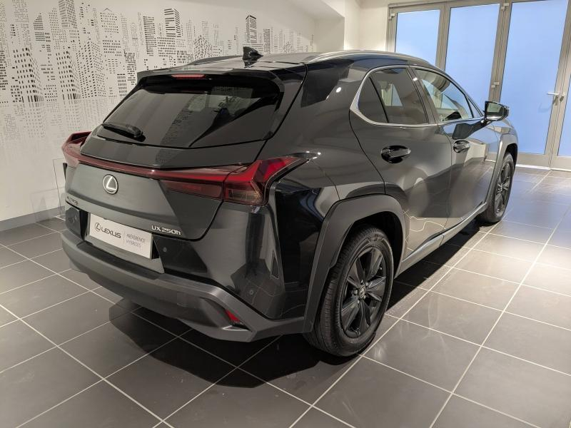 Photo 16 de l’annonce de LEXUS UX d’occasion à vendre à AUBIÈRE