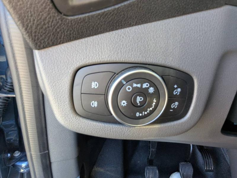 Photo 12 de l’annonce de FORD Transit Connect VUL d’occasion à vendre à FRÉJUS