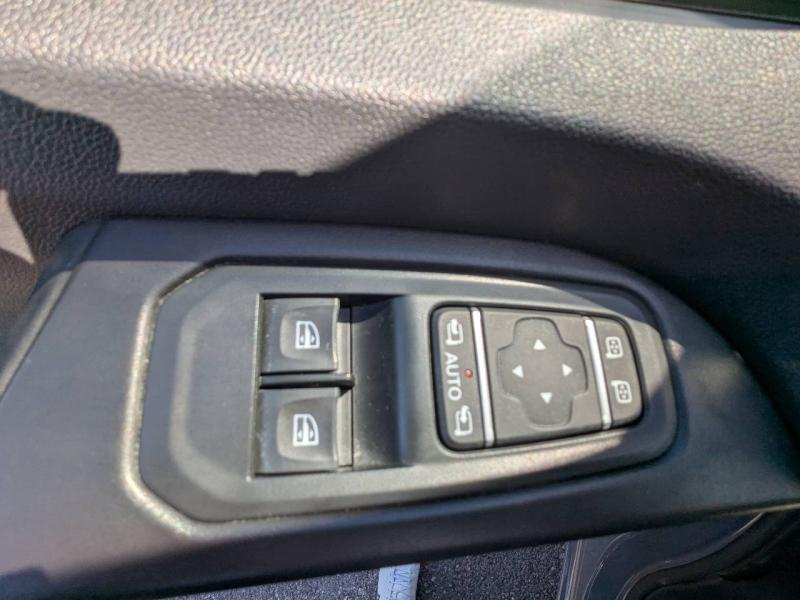 Photo 13 de l’annonce de RENAULT Trafic Fg VUL d’occasion à vendre à FRÉJUS