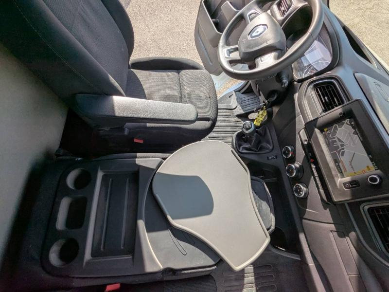 Photo 18 de l’annonce de RENAULT Master Fg VUL d’occasion à vendre à VITROLLES