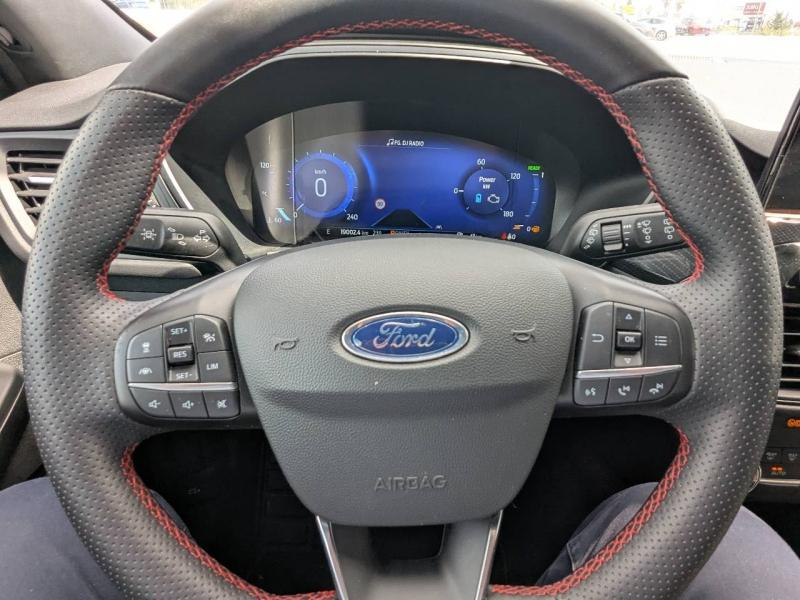 Photo 15 de l’annonce de FORD Kuga d’occasion à vendre à FRÉJUS