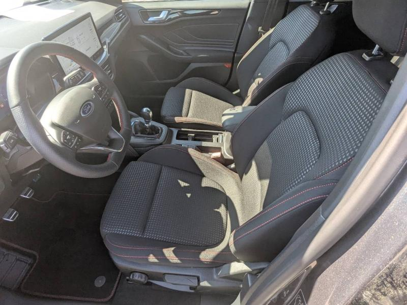 Photo 9 de l’annonce de FORD Focus d’occasion à vendre à FRÉJUS