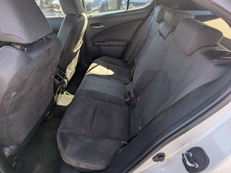 Photo 11 de l’annonce de LEXUS UX d’occasion à vendre à FRÉJUS