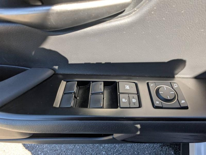 Photo 12 de l’annonce de LEXUS UX d’occasion à vendre à FRÉJUS