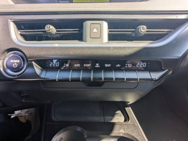 Photo 18 de l’annonce de LEXUS UX d’occasion à vendre à FRÉJUS