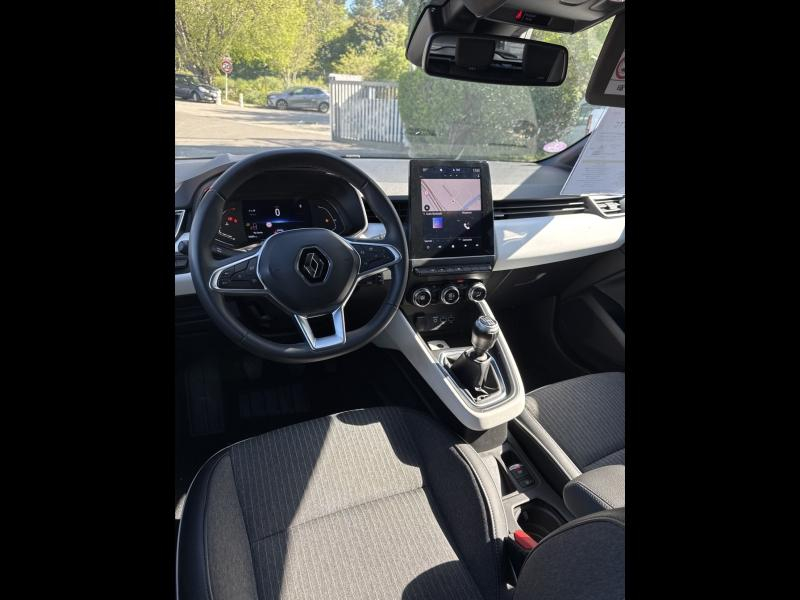 Photo 8 de l’annonce de RENAULT Clio d’occasion à vendre à TOULON