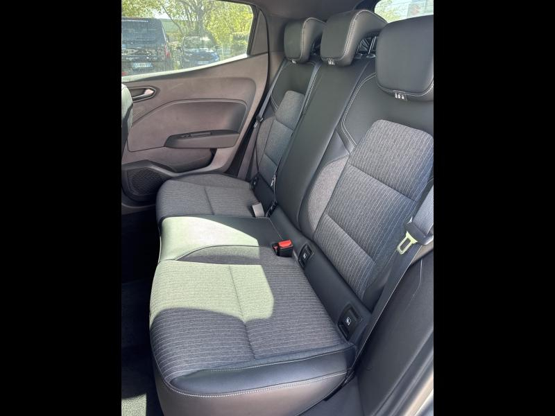 Photo 10 de l’annonce de RENAULT Clio d’occasion à vendre à TOULON