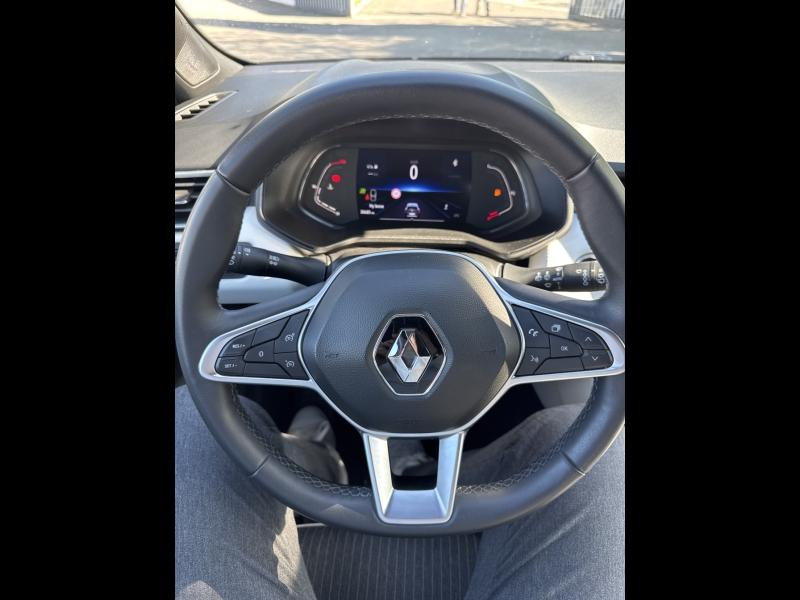 Photo 12 de l’annonce de RENAULT Clio d’occasion à vendre à TOULON
