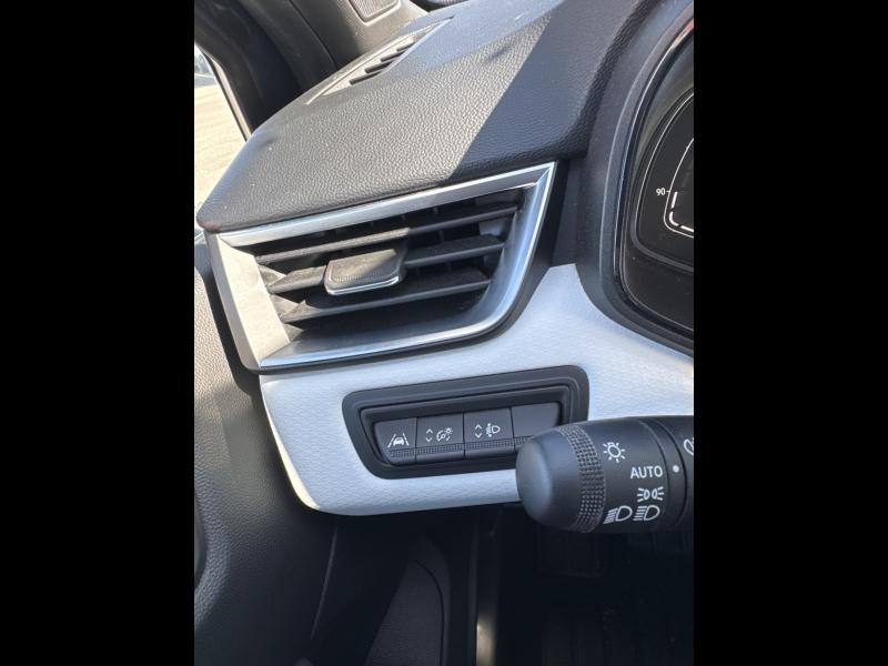 Photo 18 de l’annonce de RENAULT Clio d’occasion à vendre à TOULON