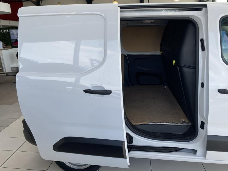 Photo 9 de l’annonce de OPEL Combo Cargo VUL d’occasion à vendre à PAYS DE GEX