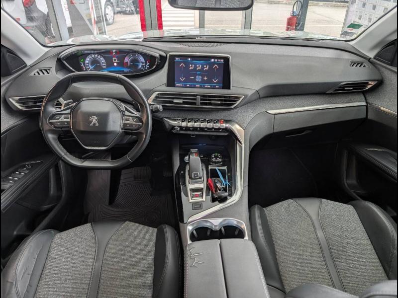 Photo 16 de l’annonce de PEUGEOT 5008 d’occasion à vendre à PAYS DE GEX