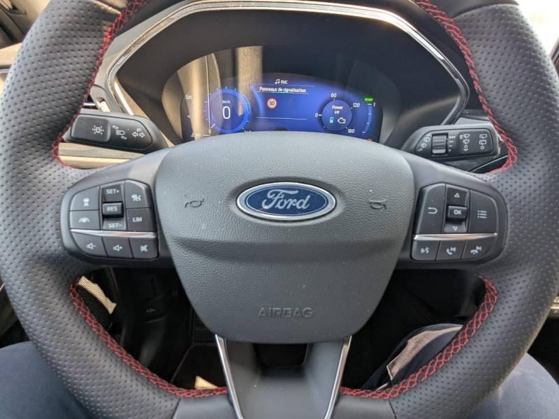 Photo 15 de l’annonce de FORD Kuga d’occasion à vendre à FRÉJUS