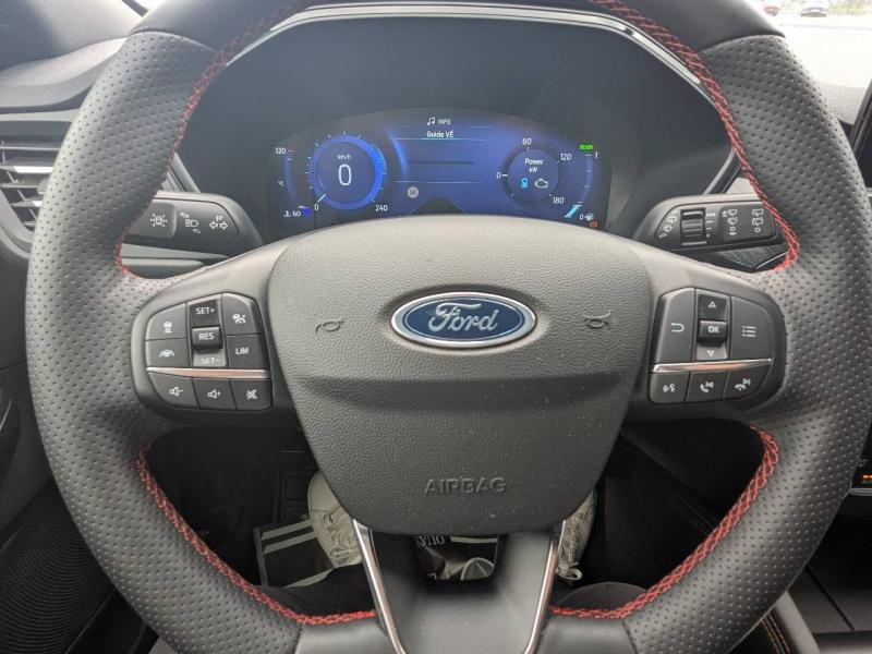 Photo 16 de l’annonce de FORD Kuga d’occasion à vendre à FRÉJUS