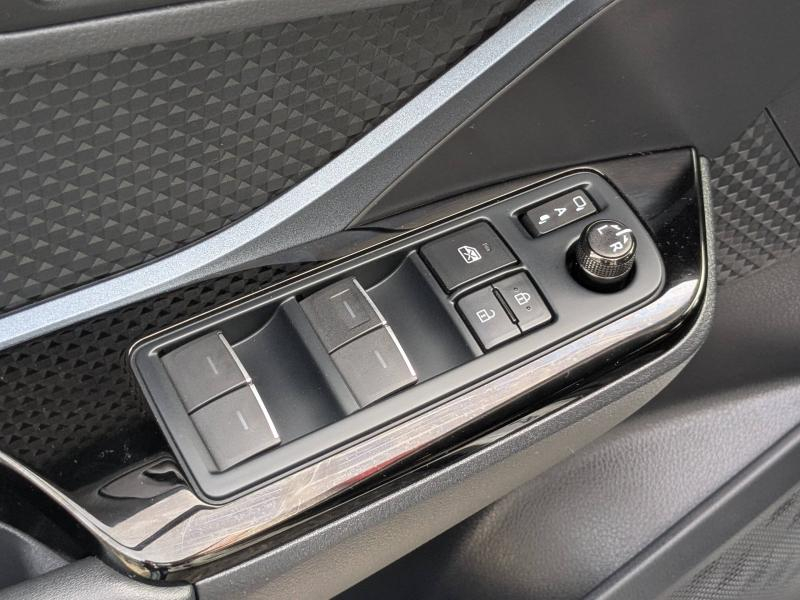 Photo 13 de l’annonce de TOYOTA C-HR d’occasion à vendre à ANNEMASSE