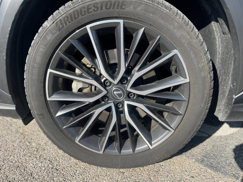 Photo 9 de l’annonce de LEXUS NX d’occasion à vendre à MONTFAVET