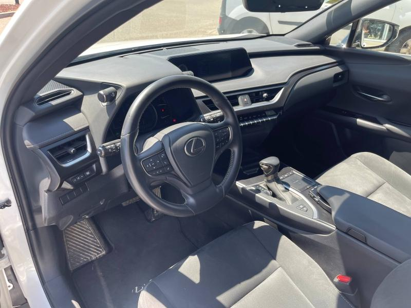 Photo 13 de l’annonce de LEXUS UX d’occasion à vendre à MONTFAVET