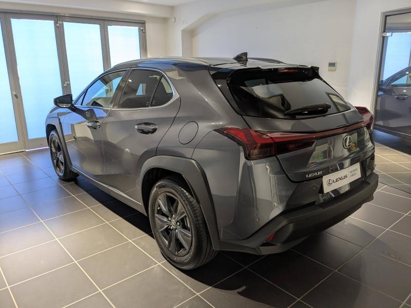 Photo 15 de l’annonce de LEXUS UX d’occasion à vendre à AUBIÈRE
