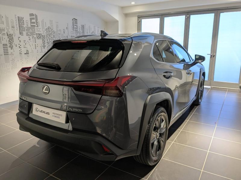 Photo 17 de l’annonce de LEXUS UX d’occasion à vendre à AUBIÈRE