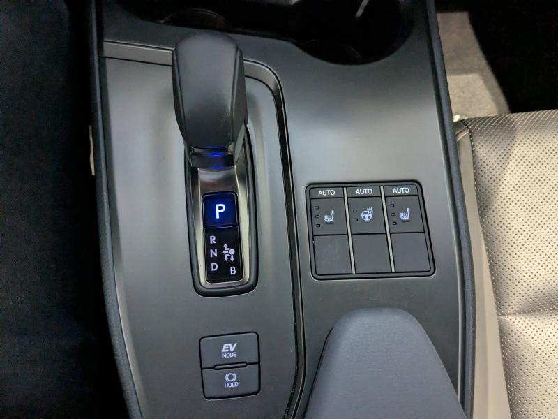 Photo 11 de l’annonce de LEXUS UX d’occasion à vendre à AUBIÈRE