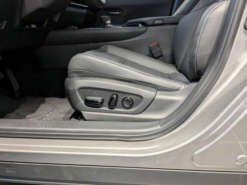 Photo 12 de l’annonce de LEXUS UX d’occasion à vendre à AUBIÈRE