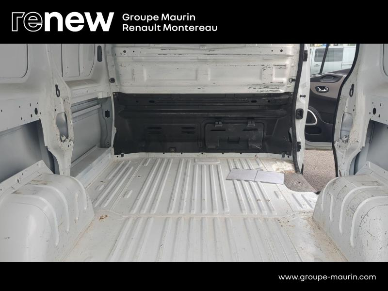 Photo 13 de l’annonce de RENAULT Trafic Fg VUL d’occasion à vendre à VARENNES SUR SEINE