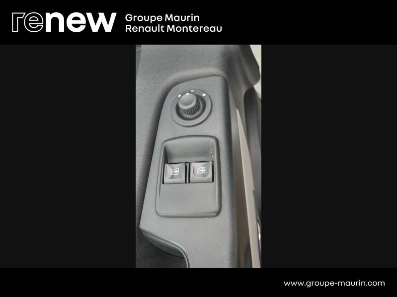Photo 17 de l’annonce de RENAULT Trafic Fg VUL d’occasion à vendre à VARENNES SUR SEINE