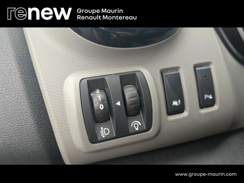 Photo 18 de l’annonce de RENAULT Trafic Fg VUL d’occasion à vendre à VARENNES SUR SEINE