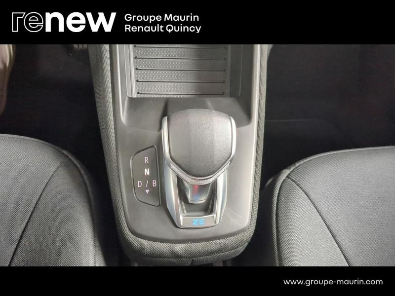 Photo 17 de l’annonce de RENAULT Zoe d’occasion à vendre à QUINCY-SOUS-SÉNART