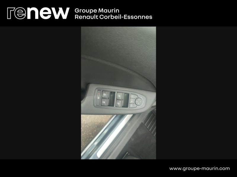 Photo 15 de l’annonce de RENAULT Clio d’occasion à vendre à CORBEIL-ESSONNES