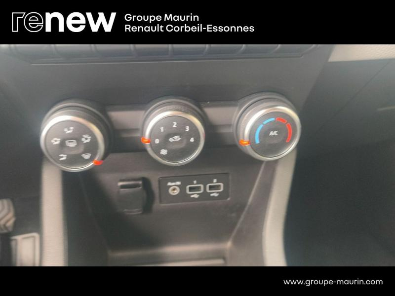 Photo 19 de l’annonce de RENAULT Clio d’occasion à vendre à CORBEIL-ESSONNES