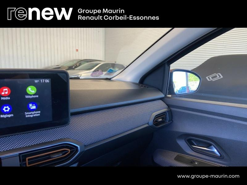 Photo 16 de l’annonce de DACIA Sandero d’occasion à vendre à CORBEIL-ESSONNES