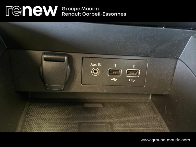 Photo 19 de l’annonce de RENAULT Clio d’occasion à vendre à CORBEIL-ESSONNES