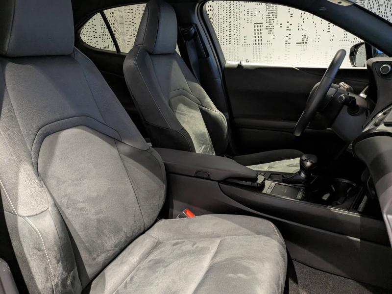 Photo 5 de l’annonce de LEXUS UX d’occasion à vendre à AUBIÈRE