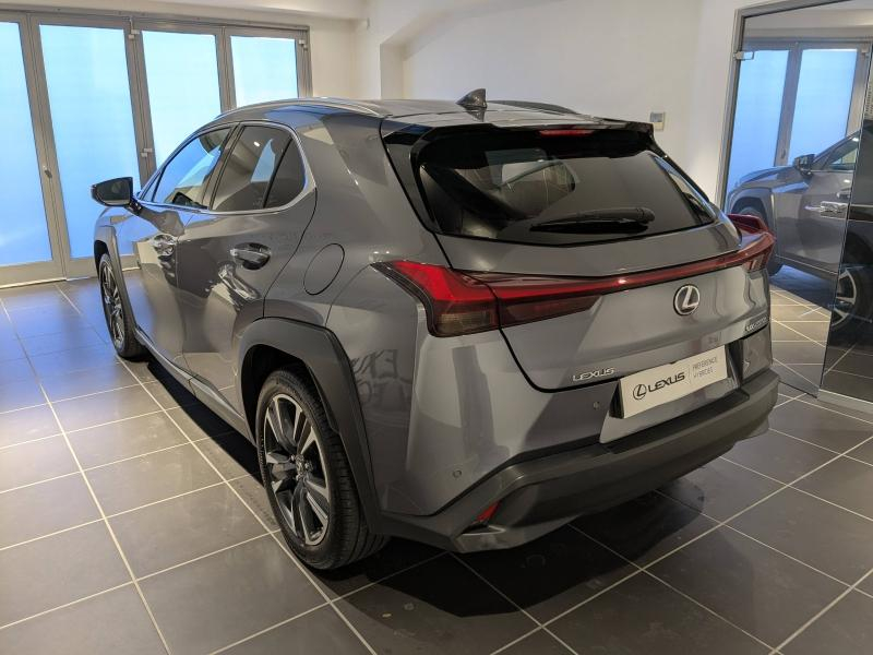 Photo 10 de l’annonce de LEXUS UX d’occasion à vendre à AUBIÈRE