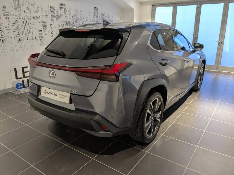 Photo 12 de l’annonce de LEXUS UX d’occasion à vendre à AUBIÈRE