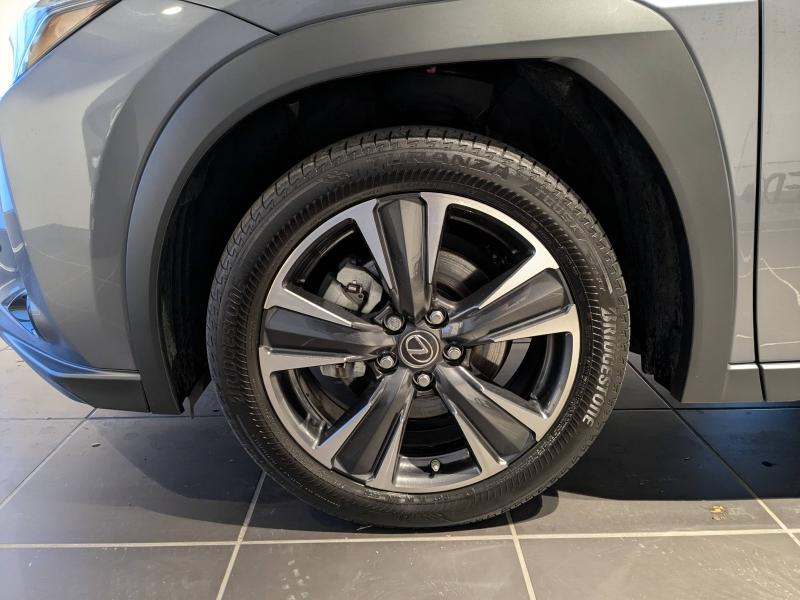 Photo 14 de l’annonce de LEXUS UX d’occasion à vendre à AUBIÈRE