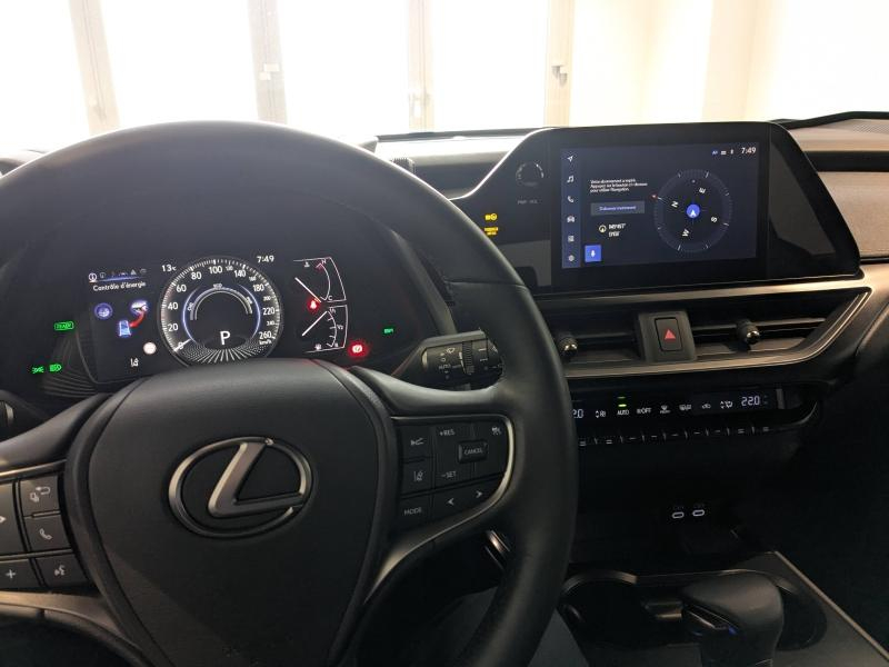 Photo 4 de l’annonce de LEXUS UX d’occasion à vendre à AUBIÈRE