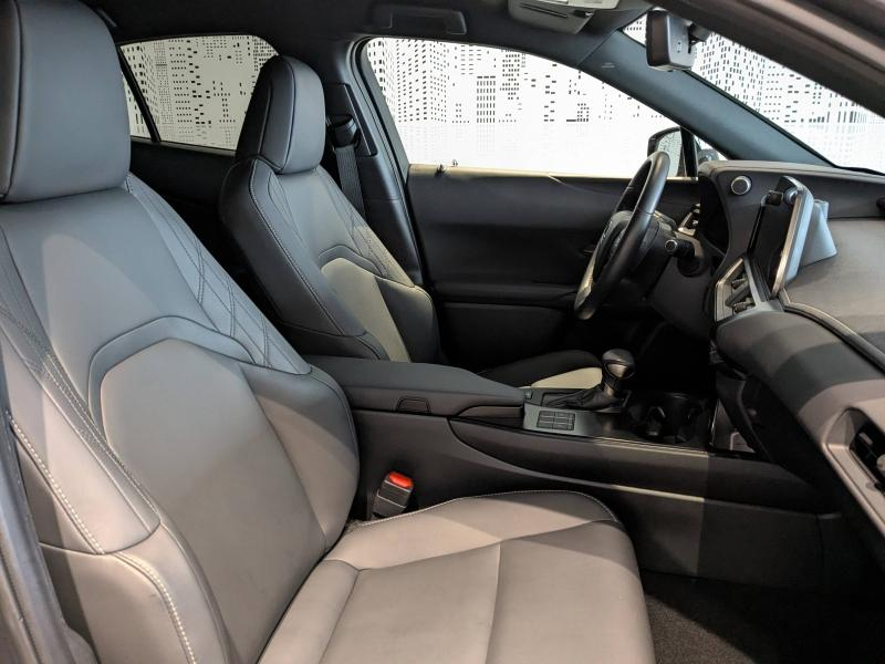 Photo 11 de l’annonce de LEXUS UX d’occasion à vendre à AUBIÈRE