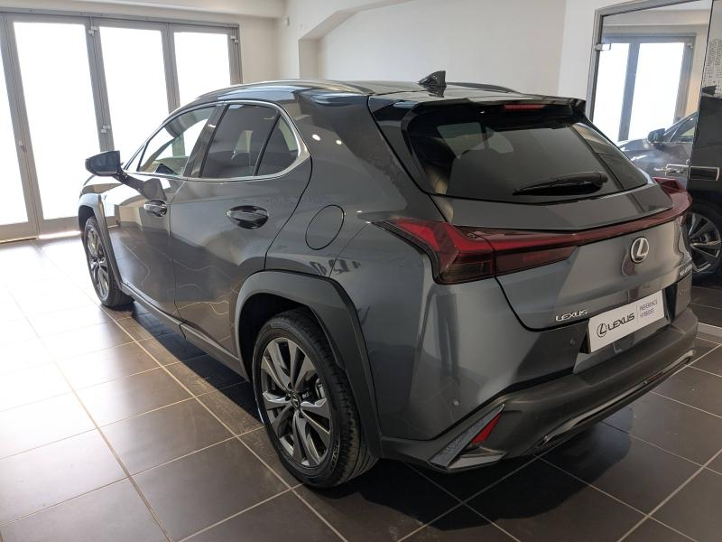 Photo 13 de l’annonce de LEXUS UX d’occasion à vendre à AUBIÈRE