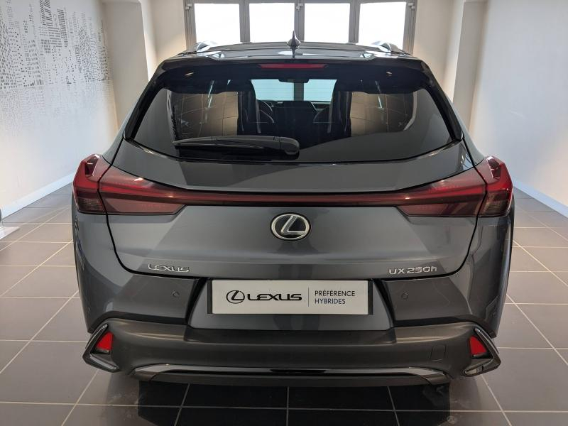 Photo 14 de l’annonce de LEXUS UX d’occasion à vendre à AUBIÈRE