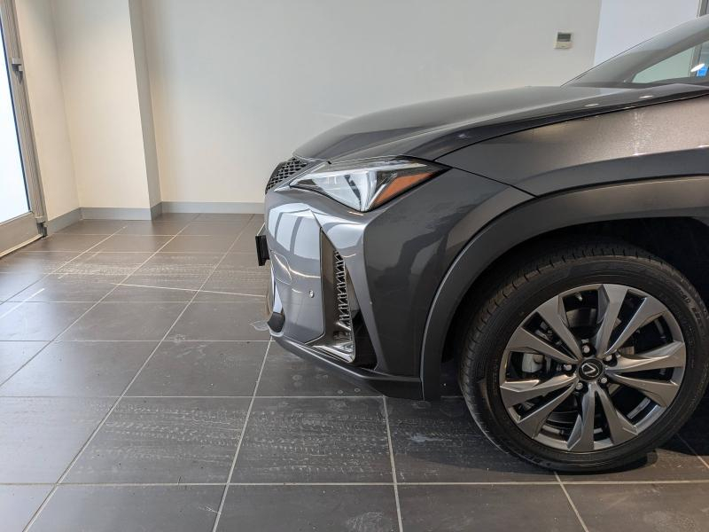 Photo 16 de l’annonce de LEXUS UX d’occasion à vendre à AUBIÈRE