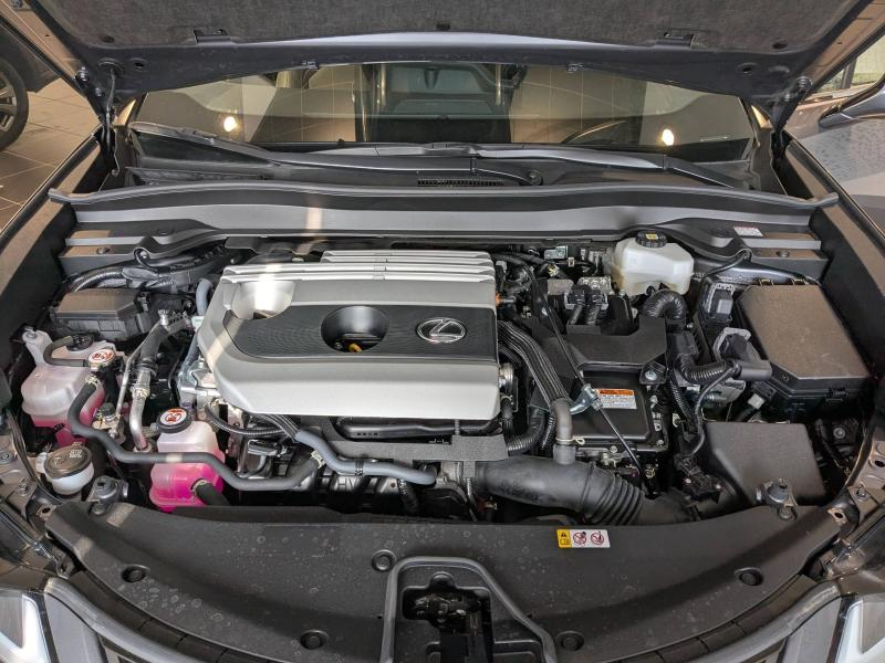 Photo 18 de l’annonce de LEXUS UX d’occasion à vendre à AUBIÈRE