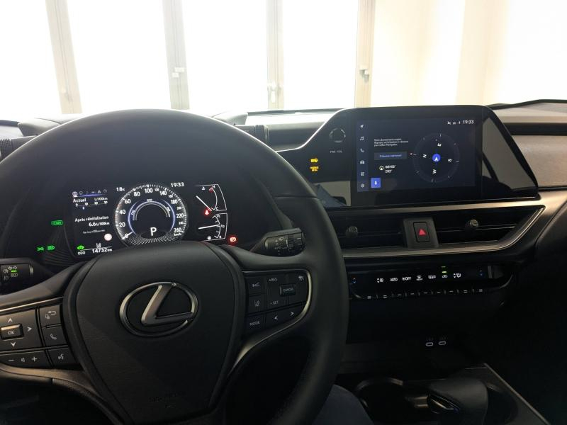 Photo 4 de l’annonce de LEXUS UX d’occasion à vendre à AUBIÈRE