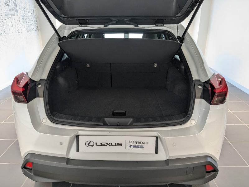 Photo 10 de l’annonce de LEXUS UX d’occasion à vendre à AUBIÈRE