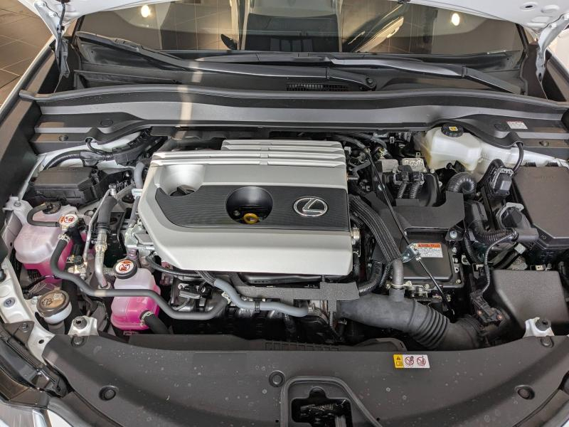 Photo 17 de l’annonce de LEXUS UX d’occasion à vendre à AUBIÈRE